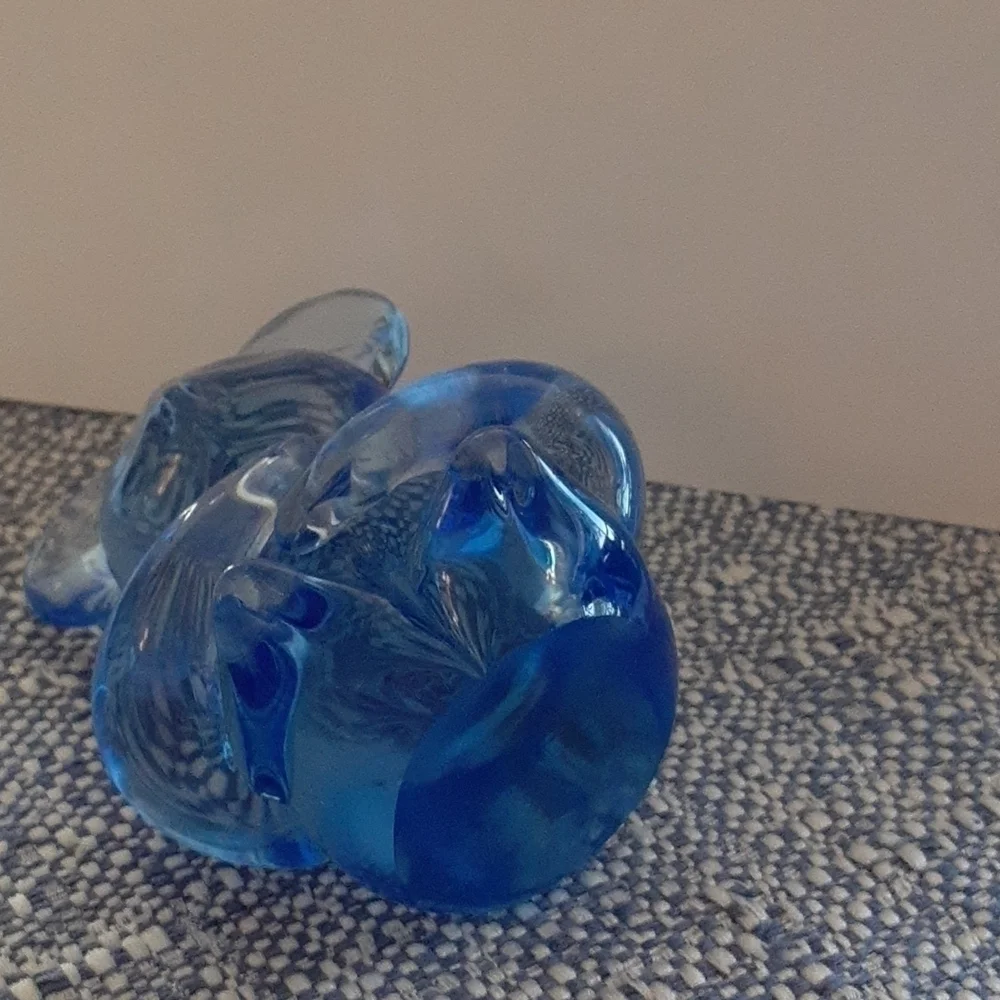 US Commemorative Fine Art Gallery Blue Koala Bear Figurine. 3.5" by 2.5". - Picture 7 of 8